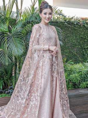Glamor Kondangan Istri Pengusaha, Nia Ramadhani Paling Disorot