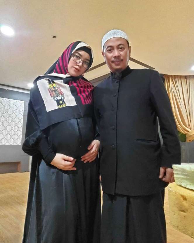 Momen Istri Opick, Bebi Silvana Melahirkan Bayi Laki-laki