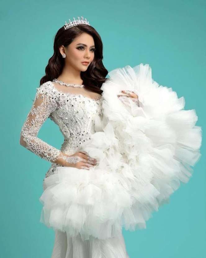 5 Pedangdut Pemotretan Berbusana Glamor, duh Ayu Ting Ting...