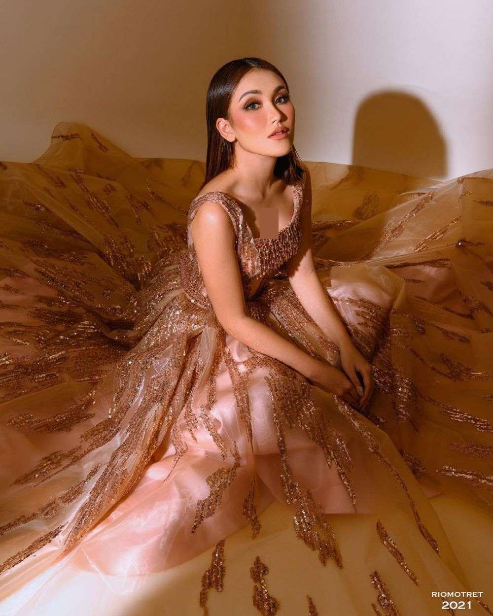 5 Pedangdut Pemotretan Berbusana Glamor, duh Ayu Ting Ting...