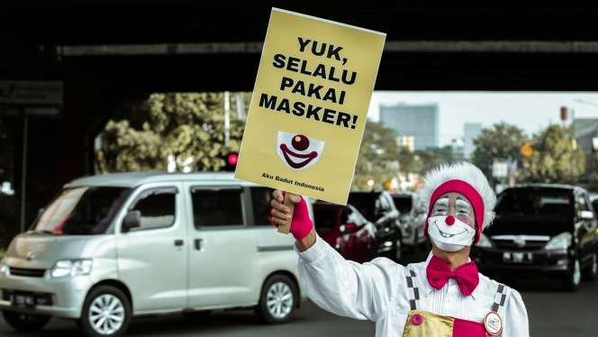 Jakarta Darurat Covid-19, Para Badut Turun ke Jalan