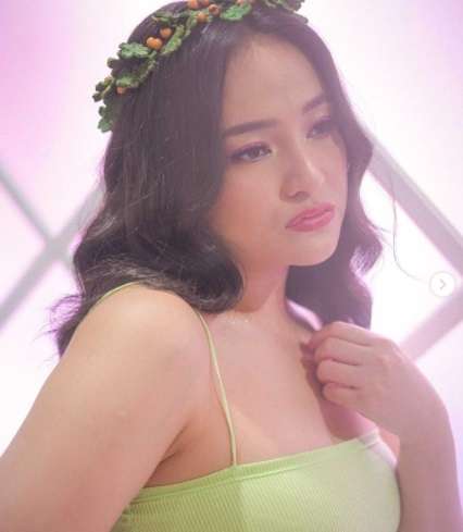 6 Potret Penampilan Baru Marshanda, Tak Peduli Lipatan Perut