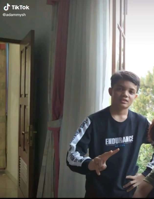 8 Foto Adam Anak Ucok Baba yang Jarang Disorot, Ganteng Ngab!