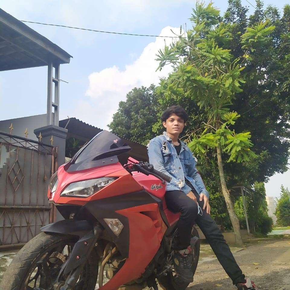 8 Foto Adam Anak Ucok Baba yang Jarang Disorot, Ganteng Ngab!
