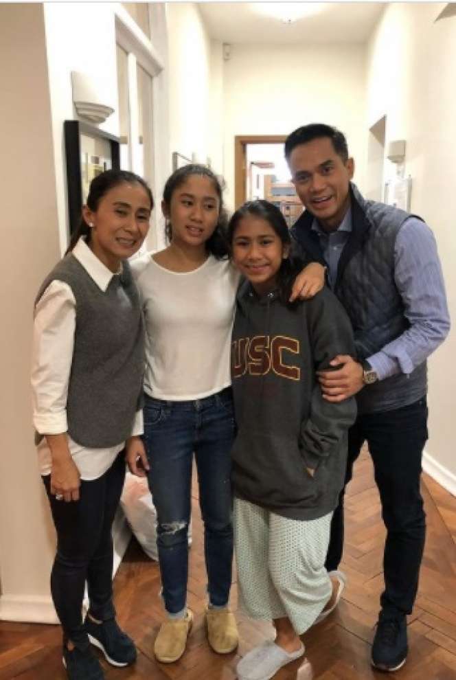6 Momen Kelulusan Putri Anindya Bakrie di SMA Top Inggris