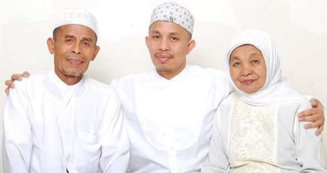 10 Foto Masa Muda Ayah Artis, Papa Nagita Slavina Bikin Salfok