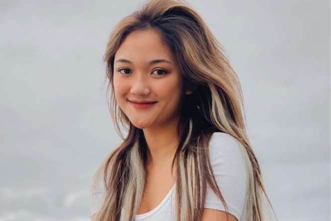 9 Foto Marion Jola Tampil Polos, Body Goals-nya Bikin Salfok!