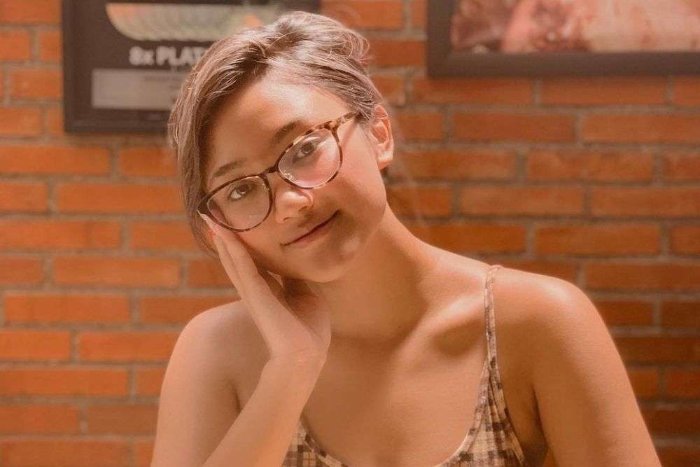 9 Foto Marion Jola Tampil Polos, Body Goals-nya Bikin Salfok!