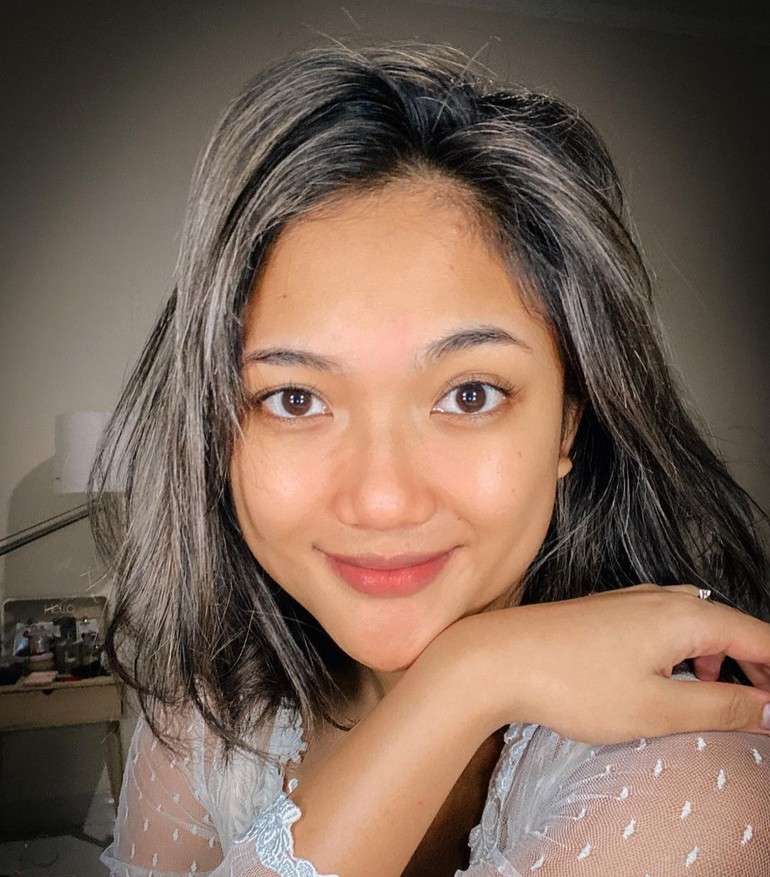 9 Foto Marion Jola Tampil Polos, Body Goals-nya Bikin Salfok!
