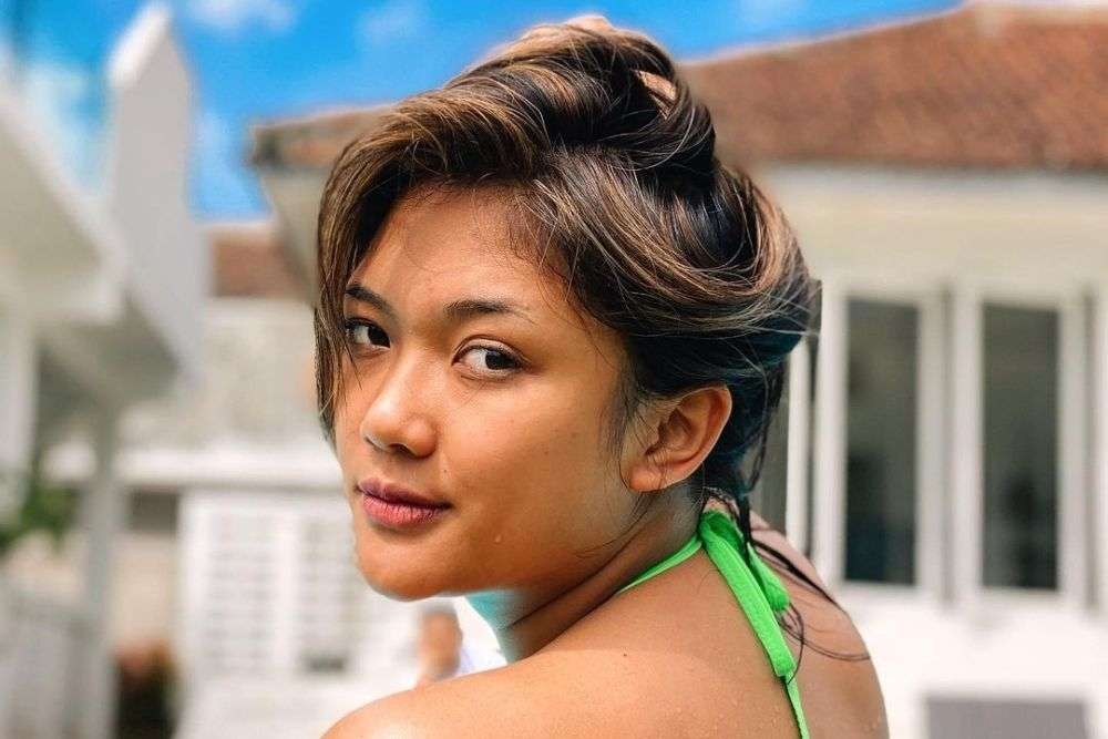 9 Foto Marion Jola Tampil Polos, Body Goals-nya Bikin Salfok!