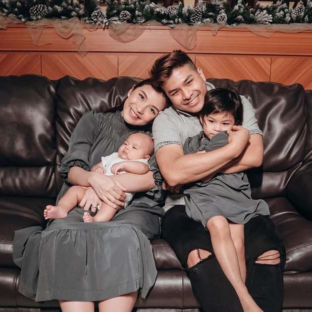10 Potret Harmonis Chelsea Olivia & Glenn Alinskie Bareng Anak