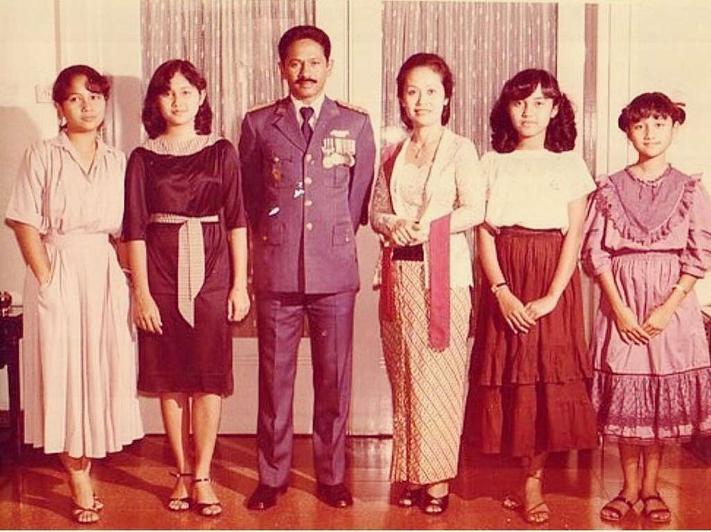 Potret Lawas Herdiana Kiehl, Ibunda Cinta Laura Ramai Disorot