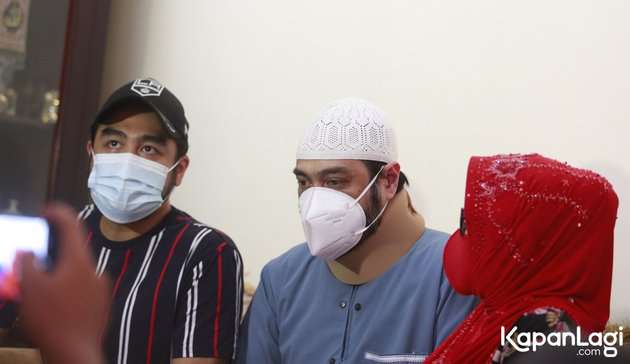 5 Potret Terkini Ferry Irawan usai Alami Pecah Pembuluh Darah