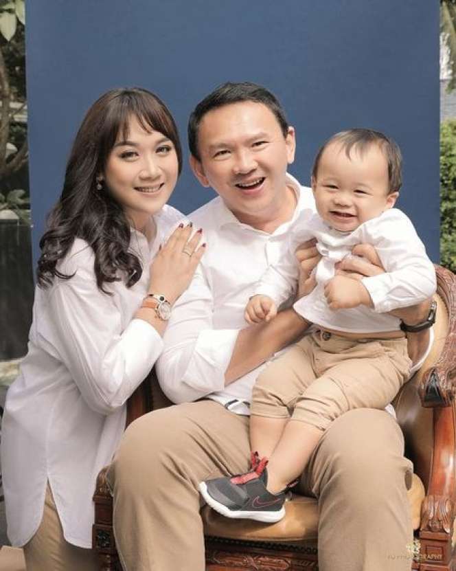 9 Momen Ahok Momong Baby Yosafat