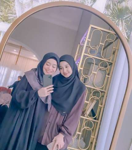 Momen Photoshoot Laudya Cynthia Bella dan Lesti, Makin Anggun!