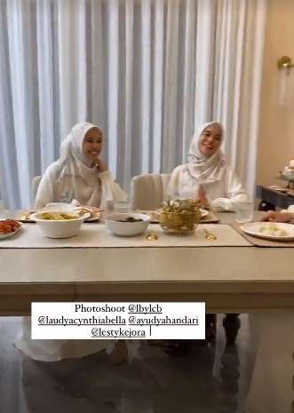Momen Photoshoot Laudya Cynthia Bella dan Lesti, Makin Anggun!