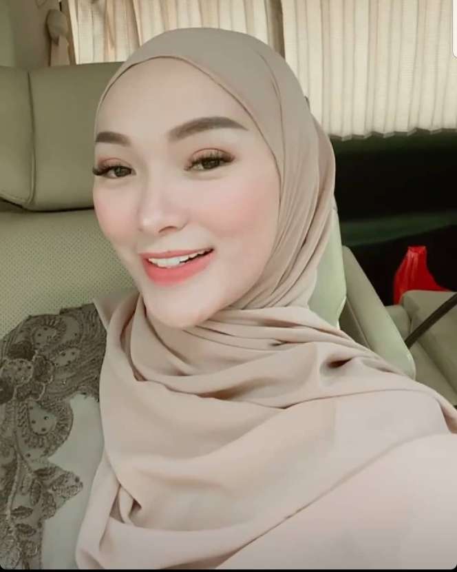 Tak Sangka, 9 Nama Asli Seleb Ini Beda Jauh dengan di Panggung