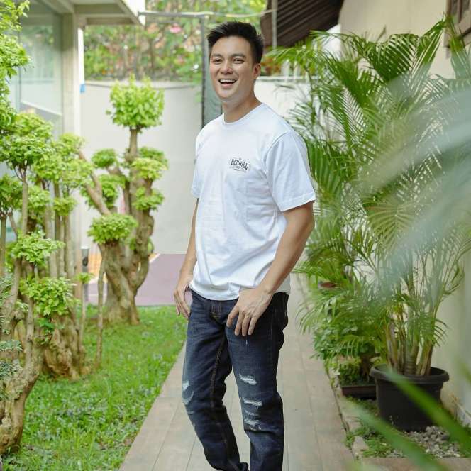 Tak Sangka, 9 Nama Asli Seleb Ini Beda Jauh dengan di Panggung
