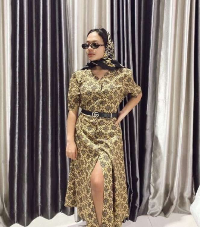 6 Potret Terbaru Amel Carla, Penampilannya Bikin Melongo