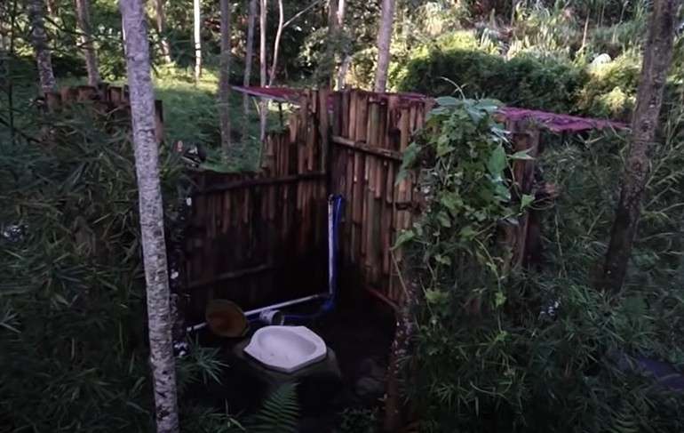 10 Foto Rumah Viral Dodit Mulyanto, Seram Ada di Tengah Hutan