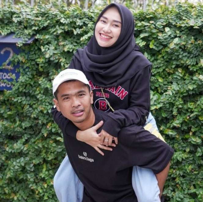 6 Potret Putra Siregar, Dulu Pengamen Kini Masuk Rekor Muri