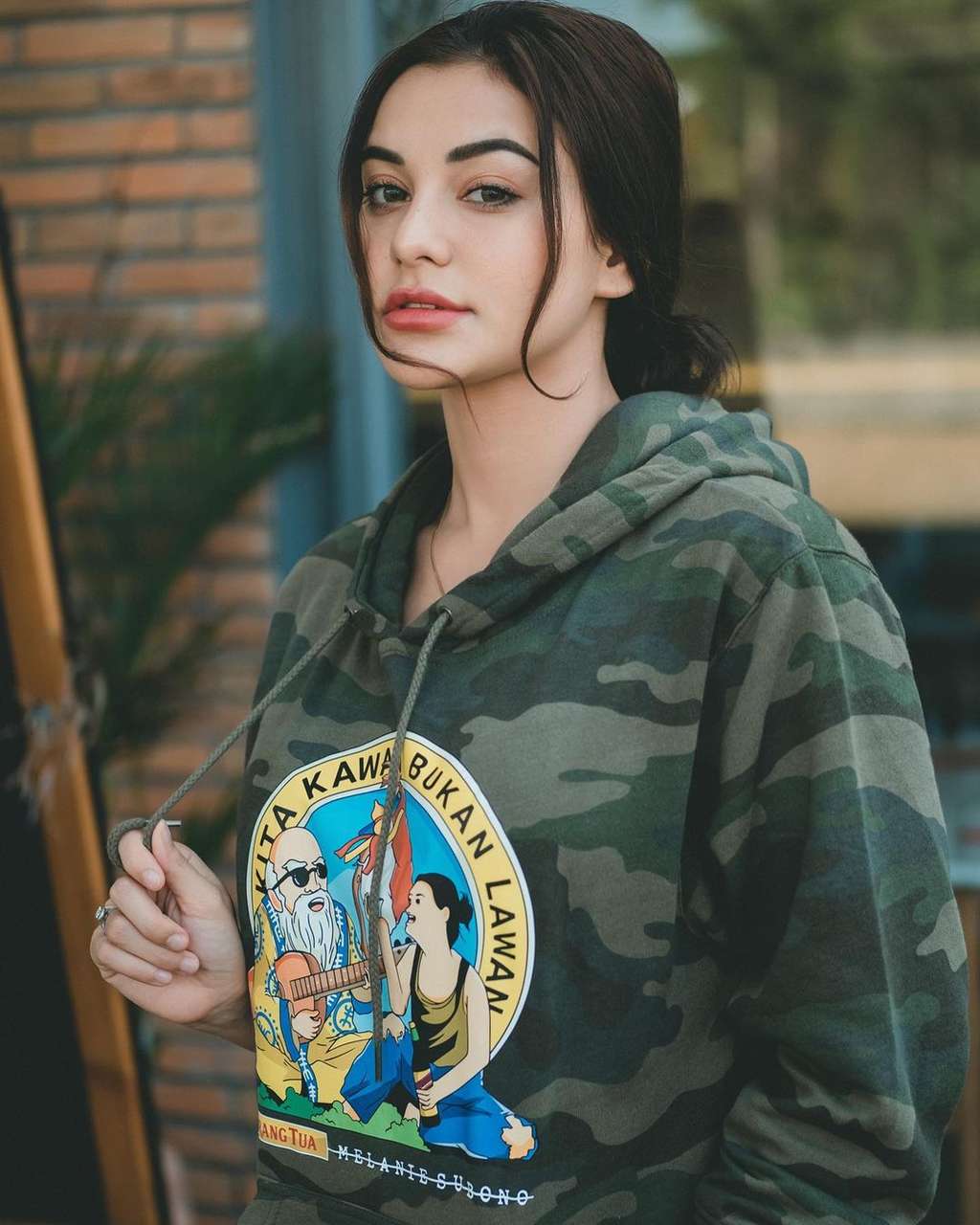 8 Foto Nora Istri Jerinx SID Dandan Ala Gal Gadot, Mirip Abis!