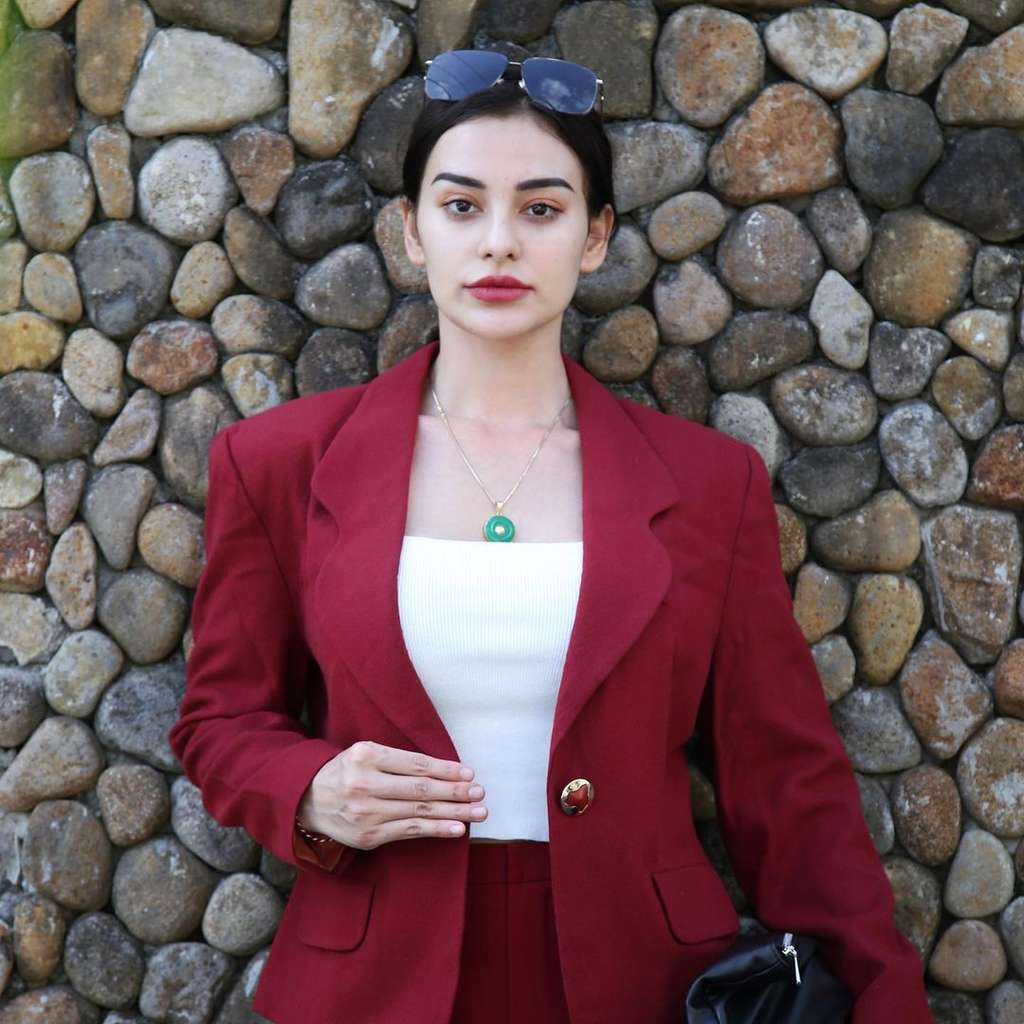 8 Foto Nora Istri Jerinx SID Dandan Ala Gal Gadot, Mirip Abis!
