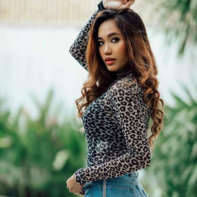 5 Penampilan Berani Alyssa Spischak, Anak Ustaz Derry Sulaiman