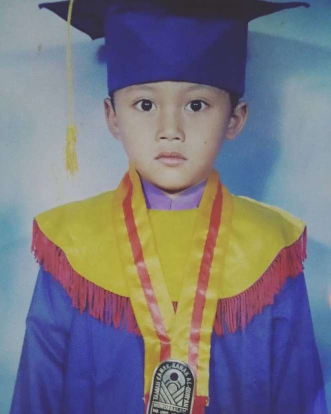 7 Foto Wisuda TK Artis Jarang Disorot, Rizky Billar Bikin Syok