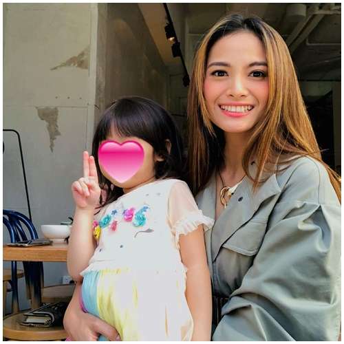 7 Foto Acha Septriasa yang Fokus Urus Putri Semata Wayangnya