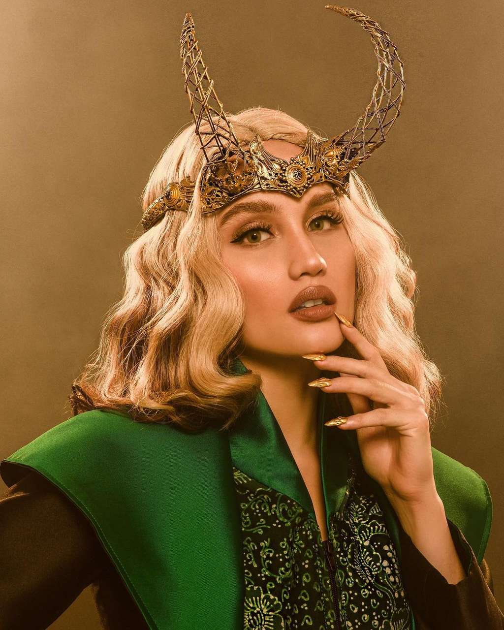 10 Foto Seleb Dandan ala Superhero, Nia Ramadhani Terkeren!