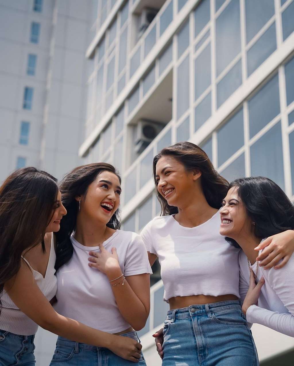 9 Foto Kekompakan Geng SRAH, Persahabatannya Bikin Iri