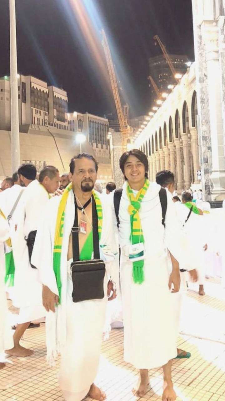 Foto-Foto Dekatnya Arbani Yasiz dan Ayah yang Jadi Kenangan