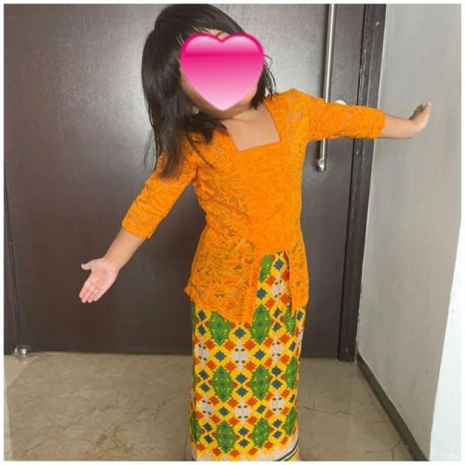 Cantiknya Vania Anak Venna Melinda, Dulu Ditemukan di Masjid