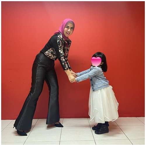 Cantiknya Vania Anak Venna Melinda, Dulu Ditemukan di Masjid