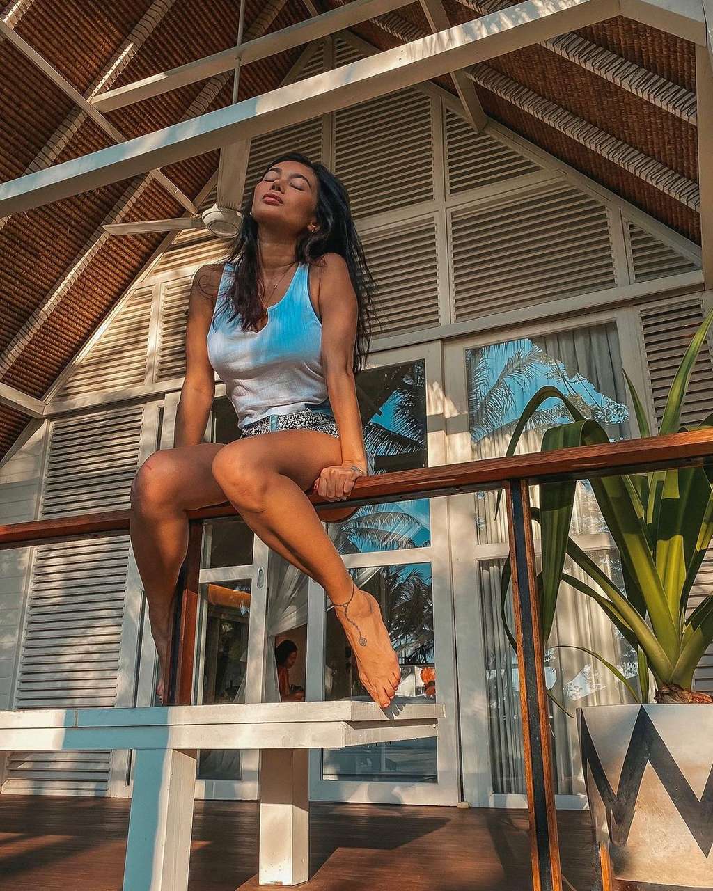 5 Potret Terbaru Ratu Felisha Pamer Body Goals