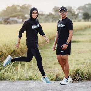 Jarang Ada yang Tahu! 5 Seleb Ini Menikah dengan Teman Sekolah