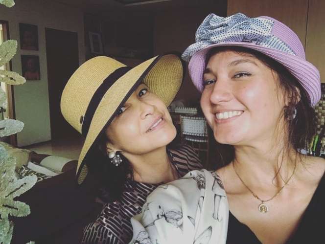 5 Potret Keakraban Seleb Bersama Mertua, Sama Cantiknya!