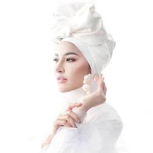 Pesona Shandy Purnamasari, Crazy Rich Malang Kini Berhijab