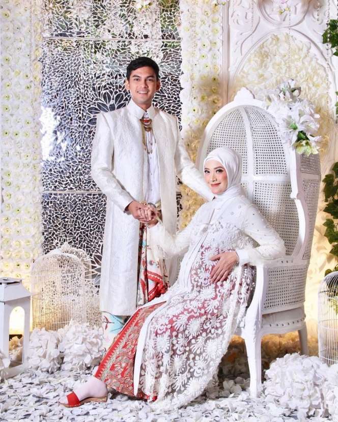 Potret Maternity 6 Seleb Tema Tradisonal Jawa, Anggun Banget!