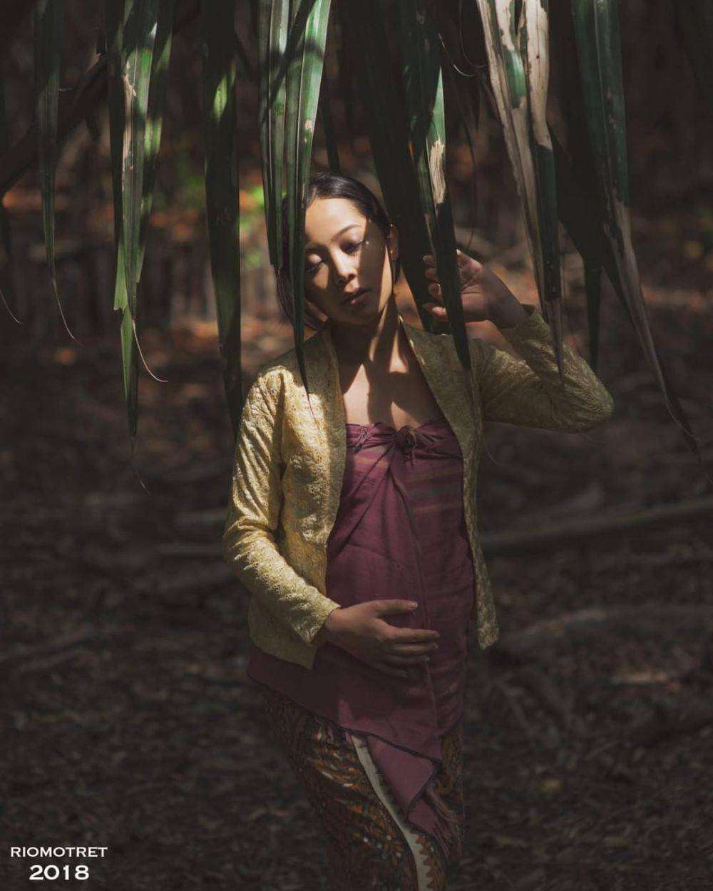 Potret Maternity 6 Seleb Tema Tradisonal Jawa, Anggun Banget!