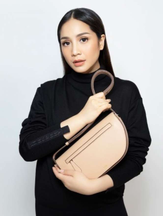 Bukan Artis, 6 Seleb Ini Dulunya Punya Cita-Cita Terpendam
