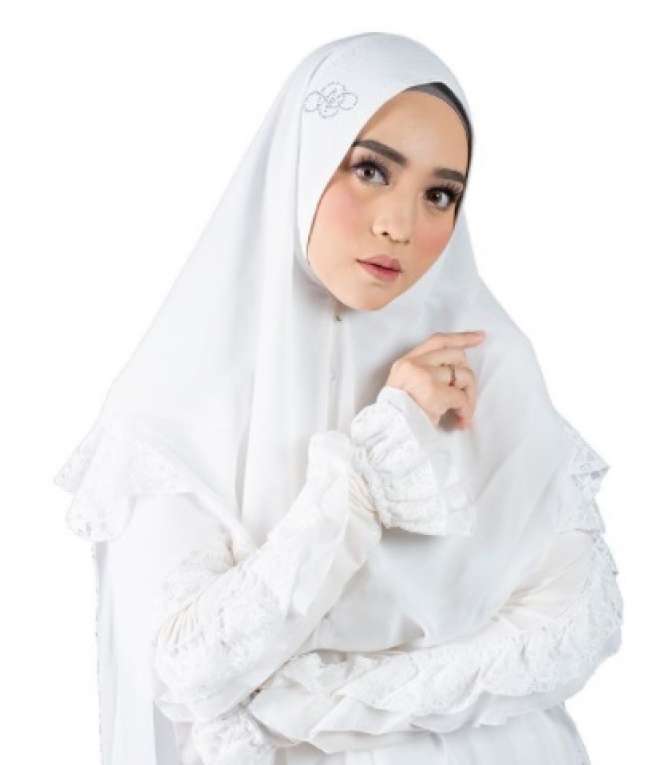 5 Seleb Ini Kehilangan Orangtua Saat Sibuk Syuting Sinetron