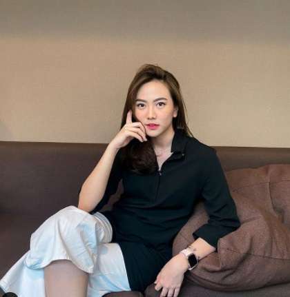 5 Pesona Shania Junianatha, Kekasih Jonatan Christie