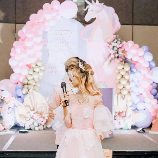 10 Potret Juyy Putri, Dihujat Usai Gelar Pesta Ultah saat PPKM