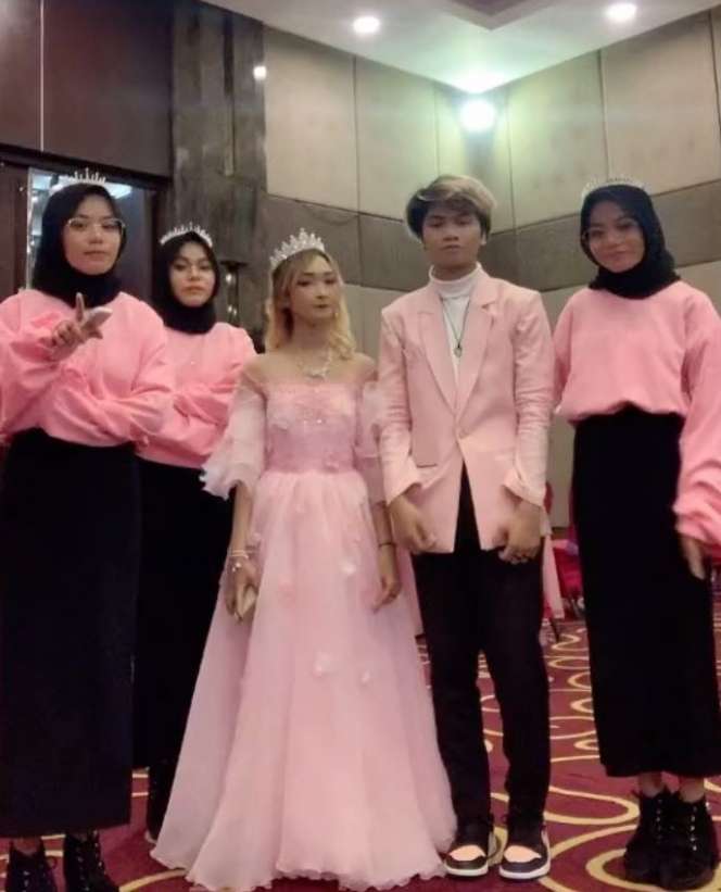 10 Potret Juyy Putri, Dihujat Usai Gelar Pesta Ultah saat PPKM