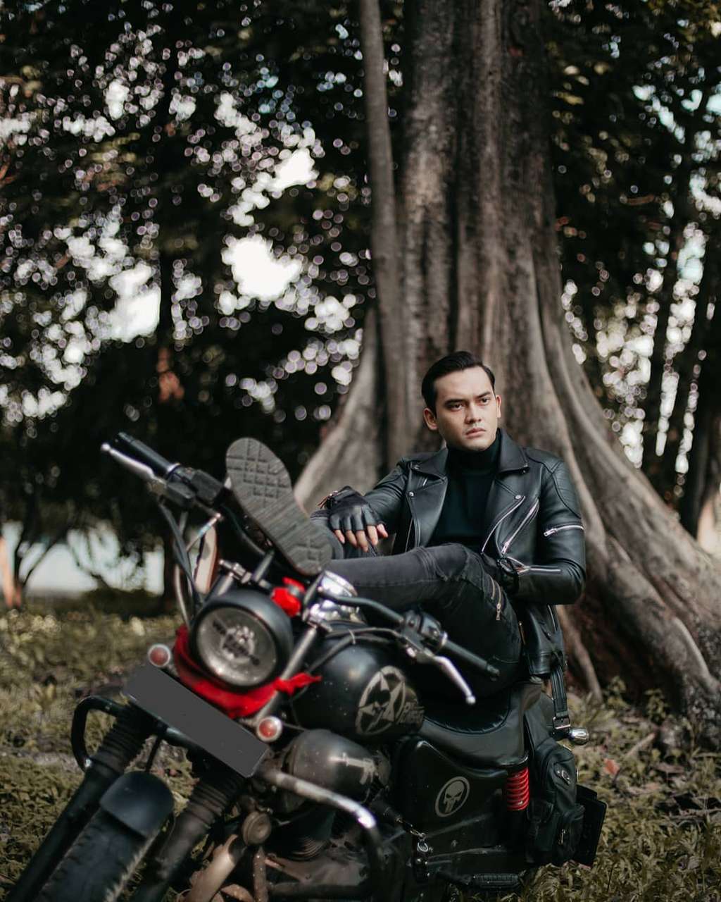 14 Pesona Aktor Tanah Air Pas Naik Motor Gede, Cool Abis