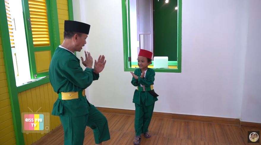 10 Potret Warung Makan Ayah Ayu Ting Ting, Konsep Jadi Omongan