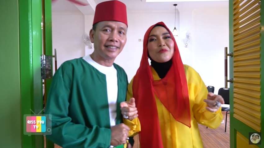 10 Potret Warung Makan Ayah Ayu Ting Ting, Konsep Jadi Omongan