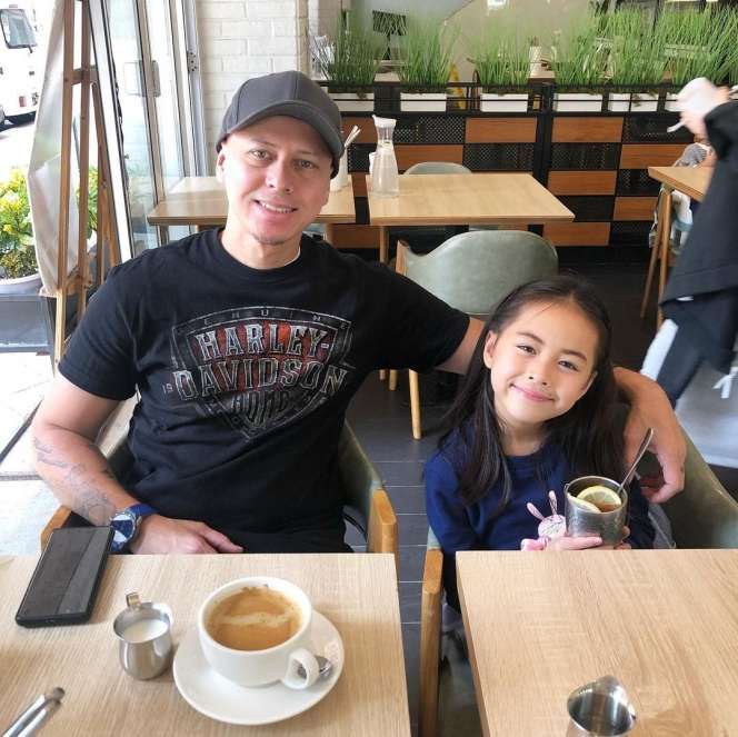 9 Foto Cantiknya Efrata Taylor, Anak Pierre Roland 'Gerhana'